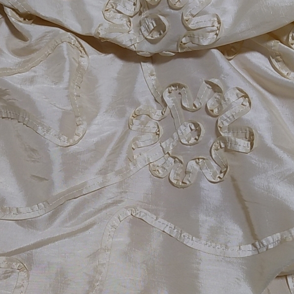 Gorgeous wedding dress - Picture 2 of 4